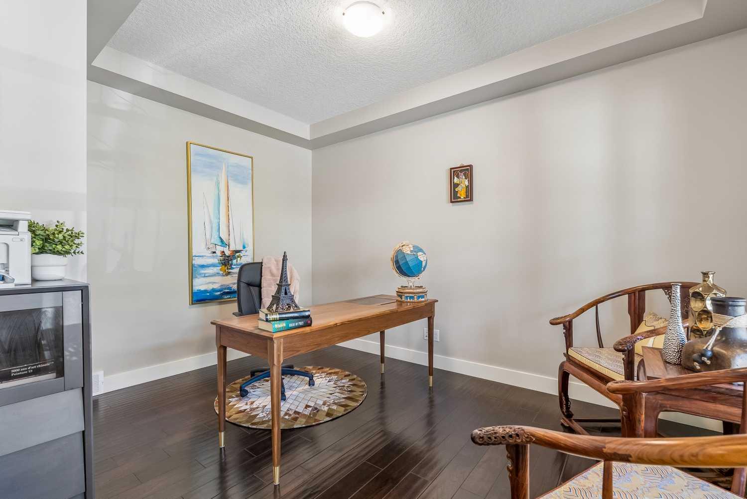 30 Ascot Crescent SW photo 4