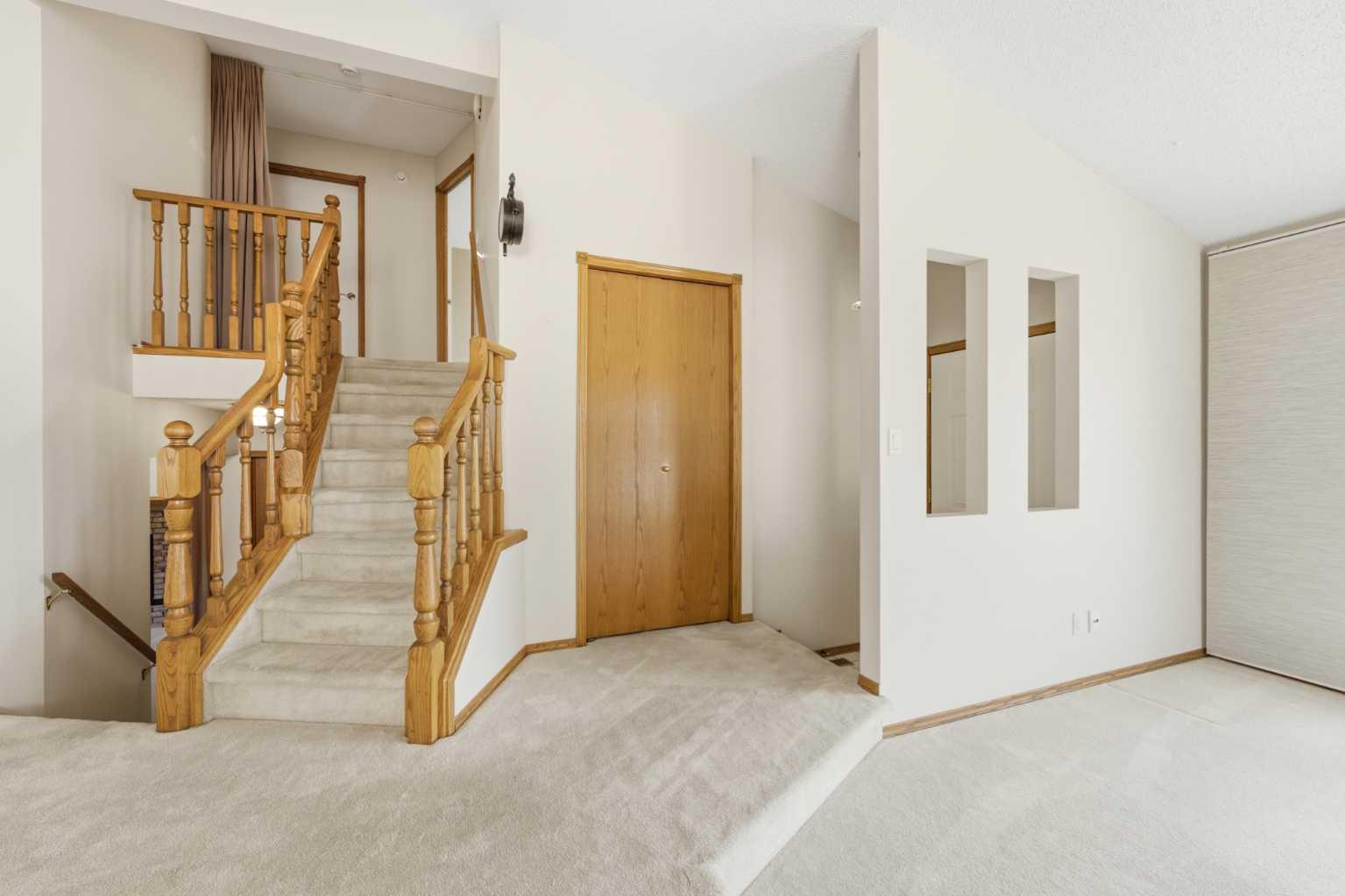 141 Woodbrook Road SW photo 2