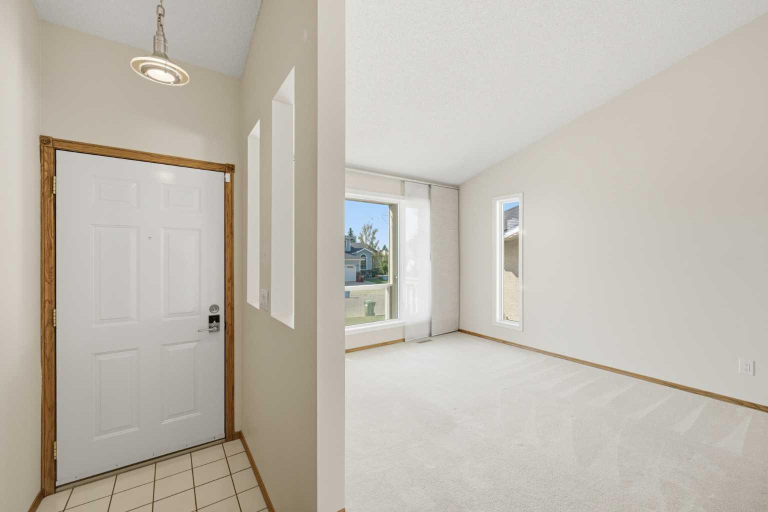 141 Woodbrook Road SW photo 4